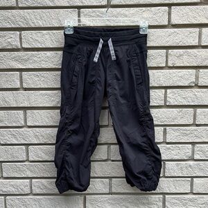 Ivivva Dance Studio Live to Move Crop Pants Size 10